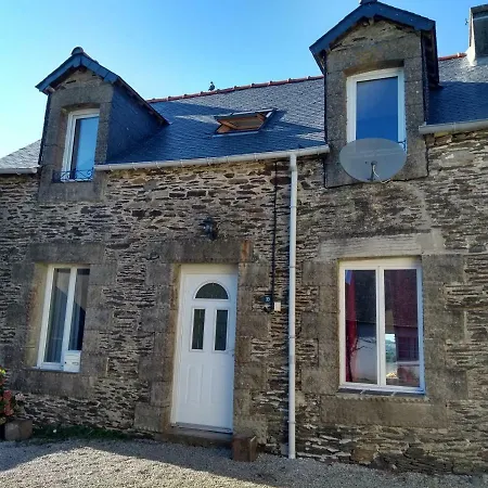 La Maison De Leonie Holiday home Plussulien